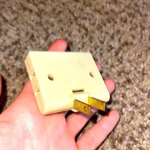 Vintage GE FLAT 3-Outlet Adapter 15A 125V 4E Straight Prongs
